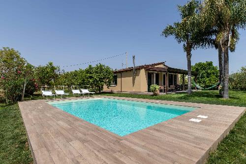 Giardino di Limoni Eco friendly villa, beach private heated pool