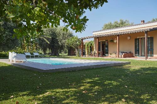 Casale della Pergola and Villa Sugarcane, private pool, 8-12 guests